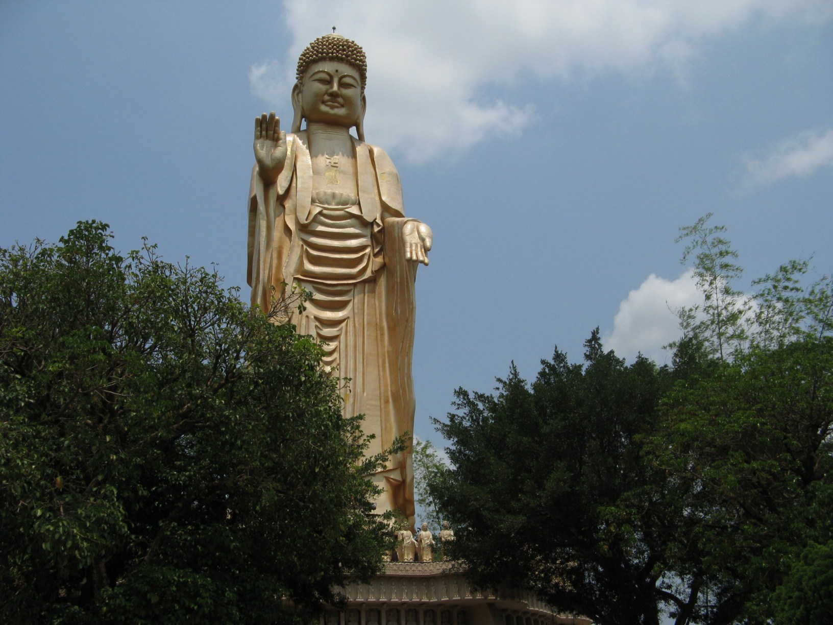 Diese buddhistische Nonne führte uns durch die Klosteranlage Fo Guang Shan.